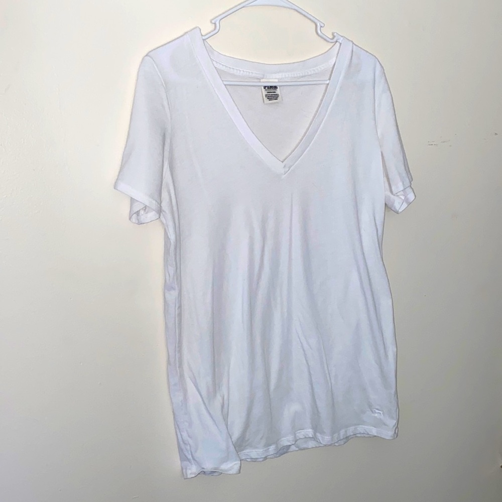 L- VS PINK V-Neck Tee